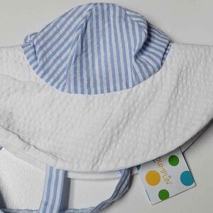 Sugar Dumplin' 9 Month Blue and white Seersucker Sun Bonnet Hat NWT